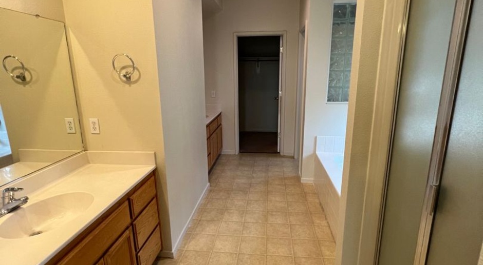 Merced: Move in Special $2300/month for 3 months then rent just $2500 5 bedroom 3 bathroom 2 story home with 1 bedroom downstairs *