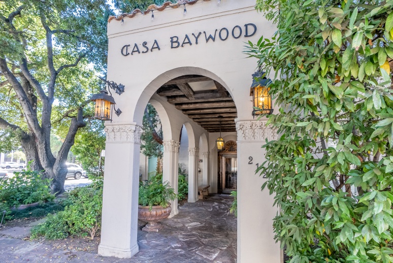 Casa Baywood Apartments