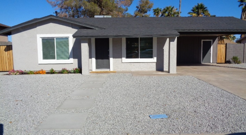 Gorgeous 3 bedroom house in Mesa! Totally renovated and ready to move in! Available NOW!