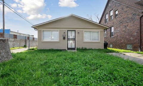 Houses Near Marygrove 2 bedroom $1000 for Marygrove College Students in Detroit, MI