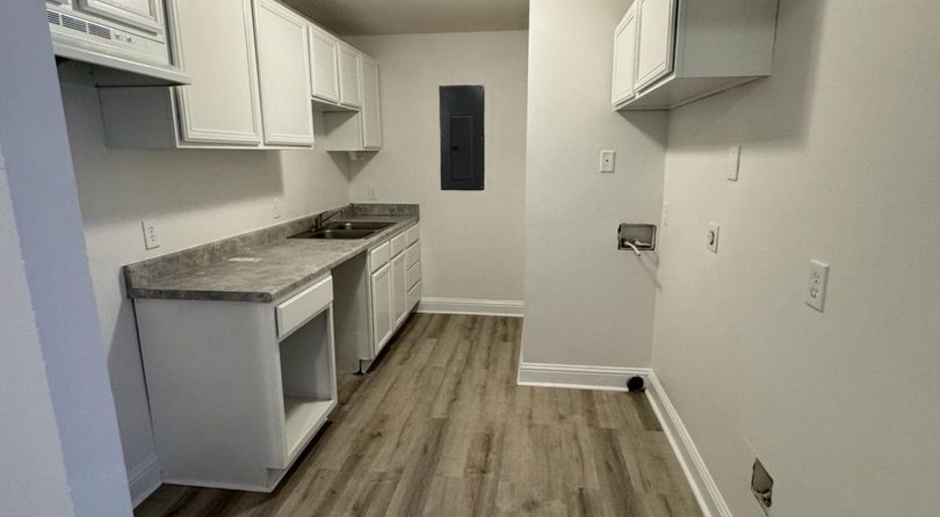 Newly Renovated Macon Gem: Spacious 3-Bedroom Apartment with Patio & Modern Amenities