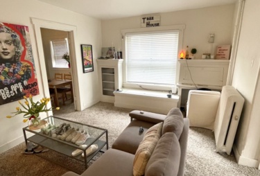 Single Apartment on the Hill – Summer Sublease