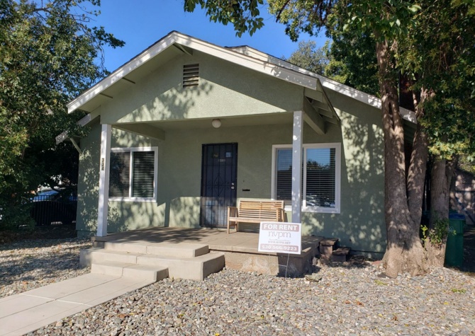 Houses Near  3 bed 2 bath Chico Charmer with large back yard!