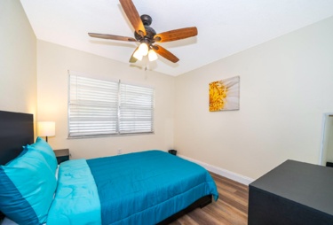Room for Rent - Maitland, FLOn Howell Branch Near Everything: Bus Line, Wal-Mart, Publix, Restaurants, Gym, Walgreens, Big Lots, AND MORE! Winter Park and Casselberry are right up the road.