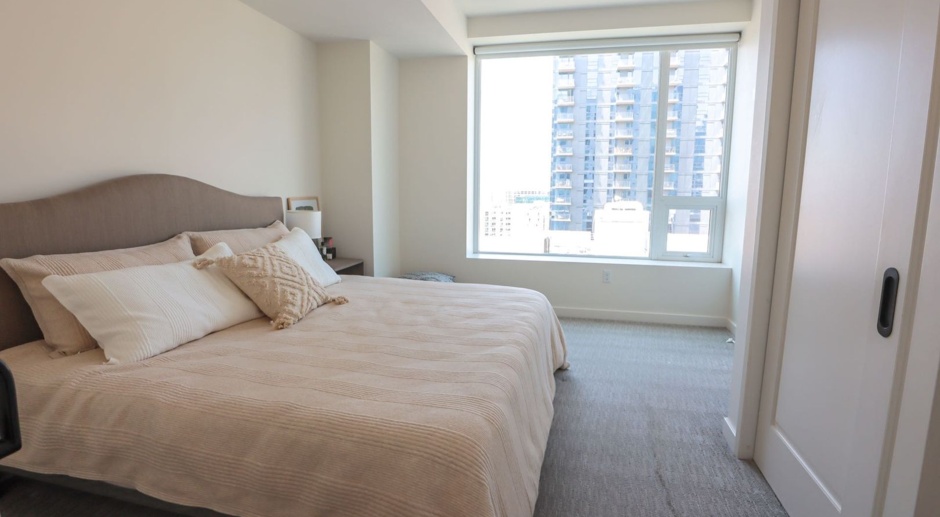 Luxurious Jewel high-rise condo unit; FULLY FURNISHED!