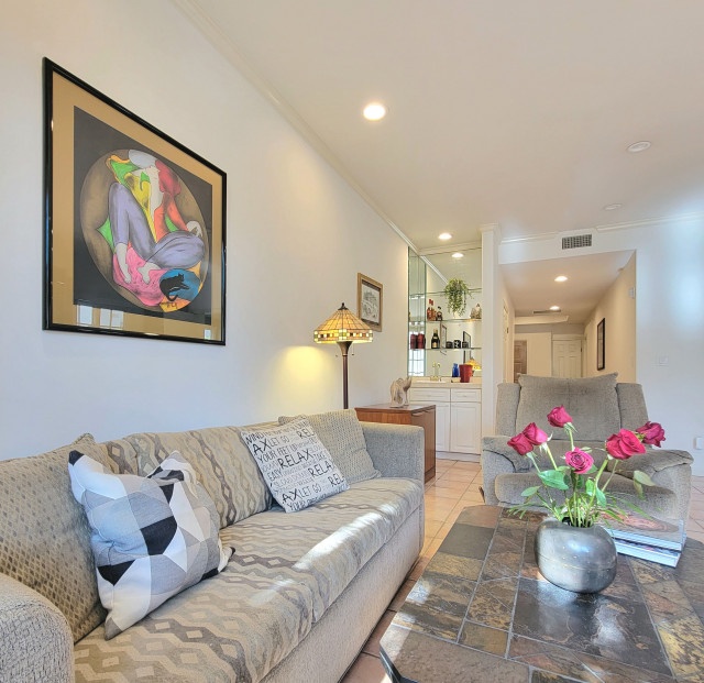 Luxurious 3+ bdrm apartment in Westwood