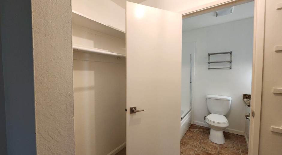 1 Bedroom 1 Bath Remodeled Condo Available Now!