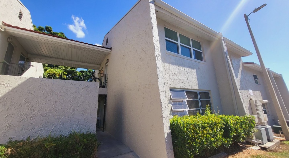 Your Lake View Condo is waiting for you in Winter Haven!