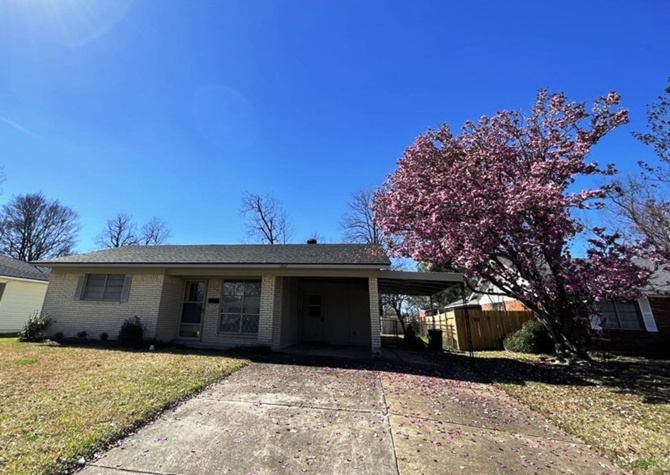 Houses Near Bossier City LA 4 bed 3 bath for lease | Shady Grove Subd 71112 | $1800/month | 318-747-3117
