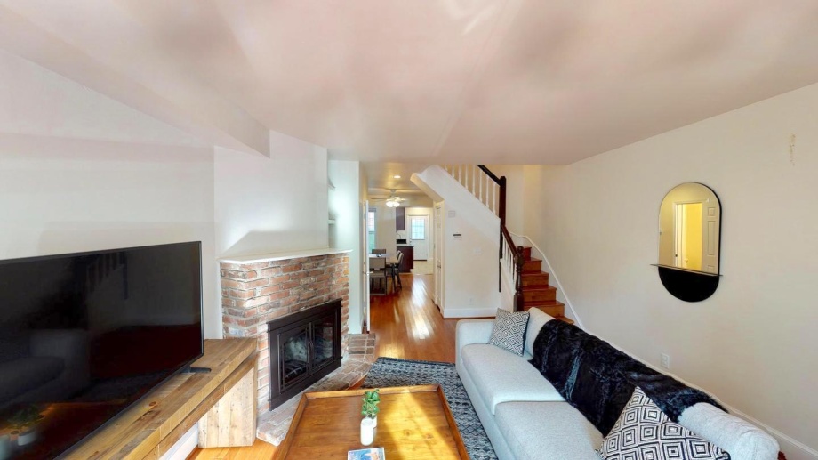 Private Room in Wonderful H Street Corridor Home with Lovely Backyard