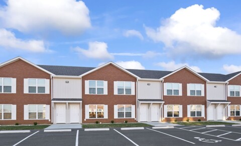 Houses Near McKendree Falcon Place Townhomes for McKendree University Students in Lebanon, IL