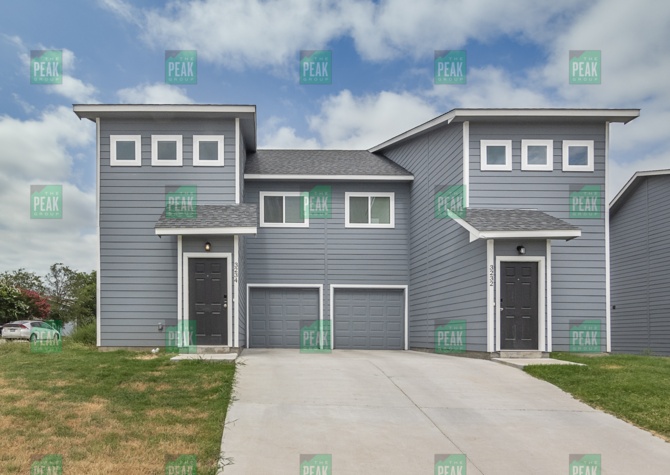 Houses Near Beautiful Newly Built Townhome in Great Area!