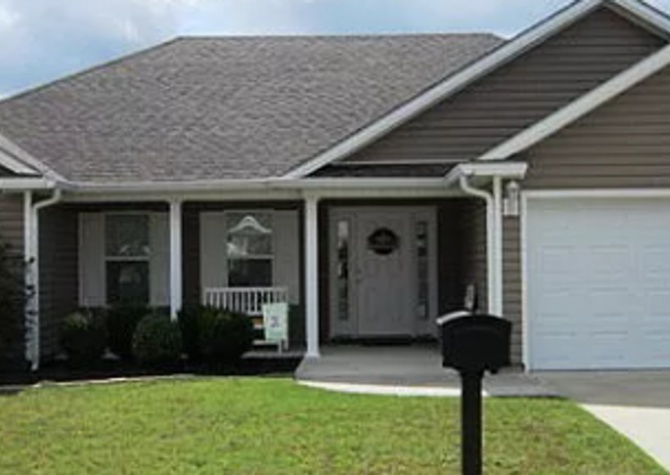 Houses Near Modern Comfort and Convenience: Your Dream Home Awaits in Ray City, Georgia