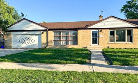 Houses Near DeVry Rental available in DesPlaines! for DeVry University Students in Addison, IL
