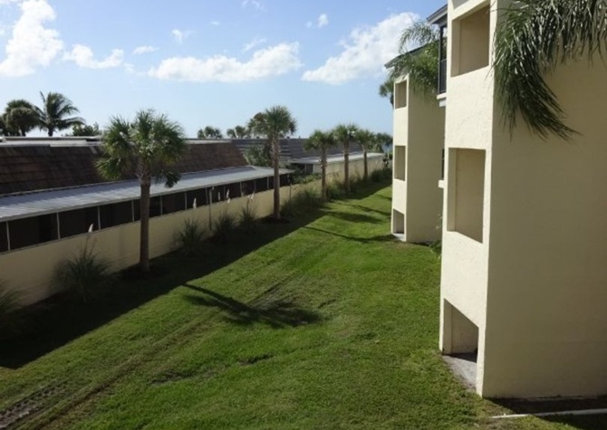 Apartments Near Venice, FL MACARTHUR BEACH Gated Comm. 2/2 Condo!