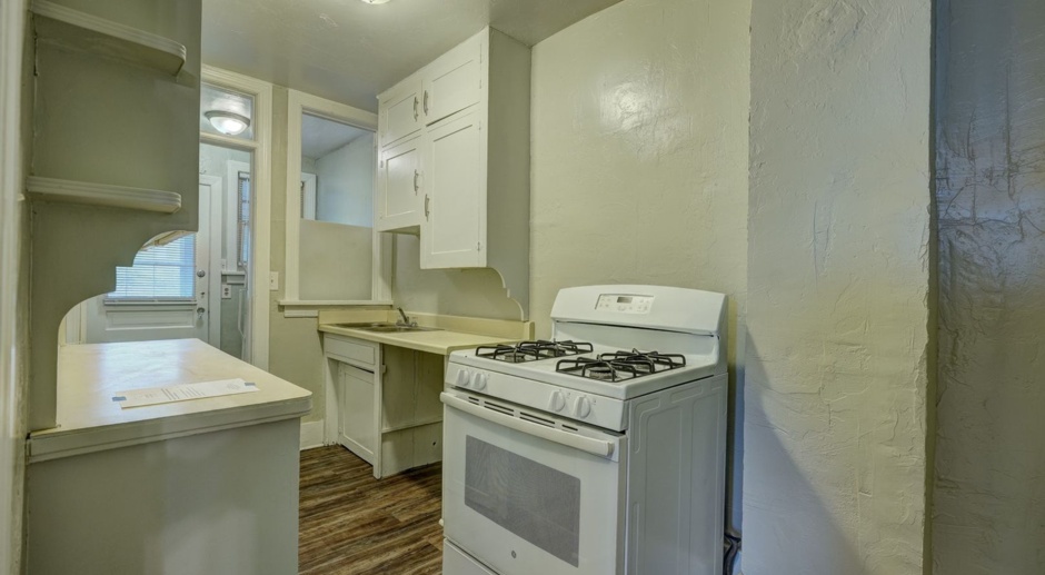 Exquisite 1 Bedroom Brownstone Apartment Steps Away from The Plaza District!