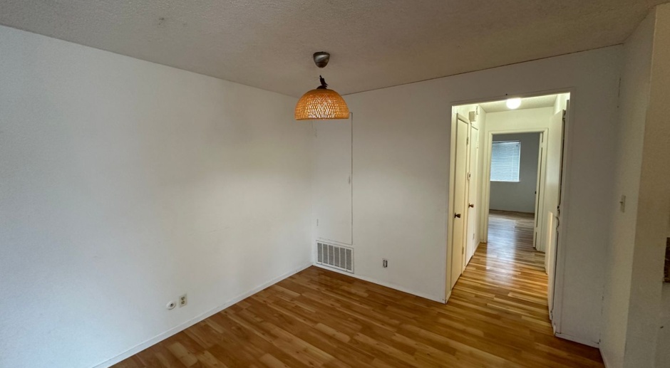 1811 Donner Ave #4 - March Move In