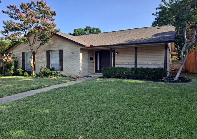 Houses Near Immaculate 3/2/2 in Garland!
