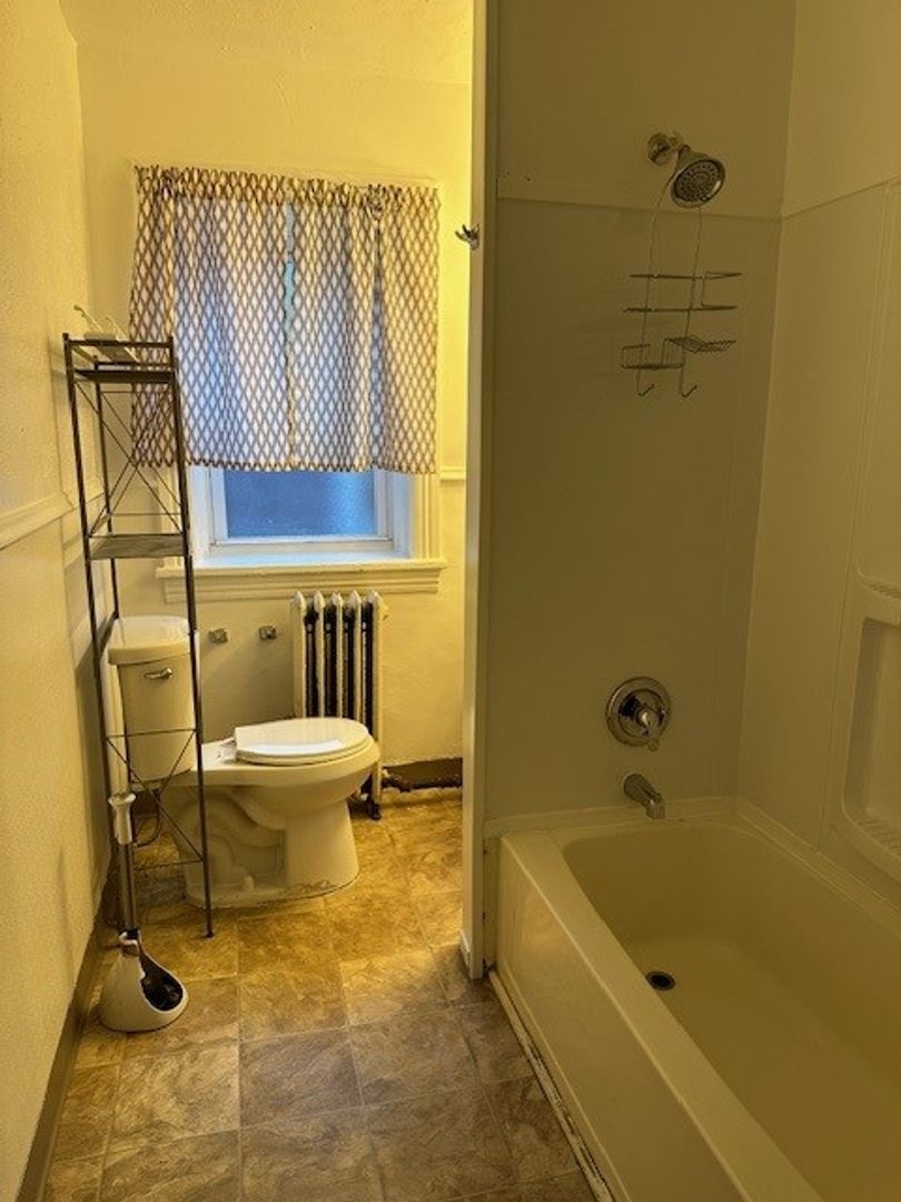 3 Bedrooms With Bonus Room 1 Bathroom Duplex For Rent In Harrisburg School District, 3 Stories