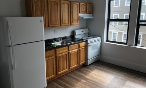 Apartments Near Drake College of Business-Elizabeth Elmwood Court for Drake College of Business-Elizabeth Students in Elizabeth, NJ