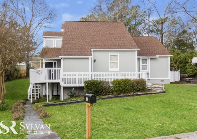 Houses Near This charming 4BR 2BA home is move-in ready