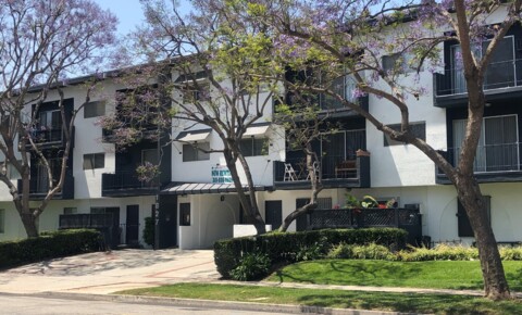 Apartments Near LMU vet182 for Loyola Marymount University Students in Los Angeles, CA