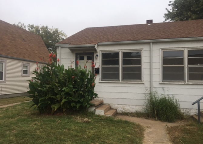 Houses Near 710 W Dayton - Wichita - 1 Bed, 1 Bath Duplex - $375