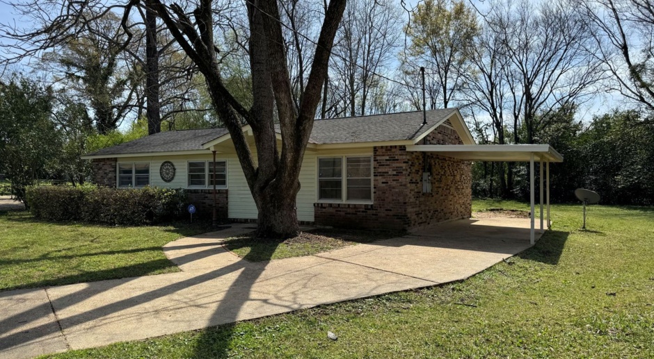 Charming 3-Bedroom Home in Central Montgomery