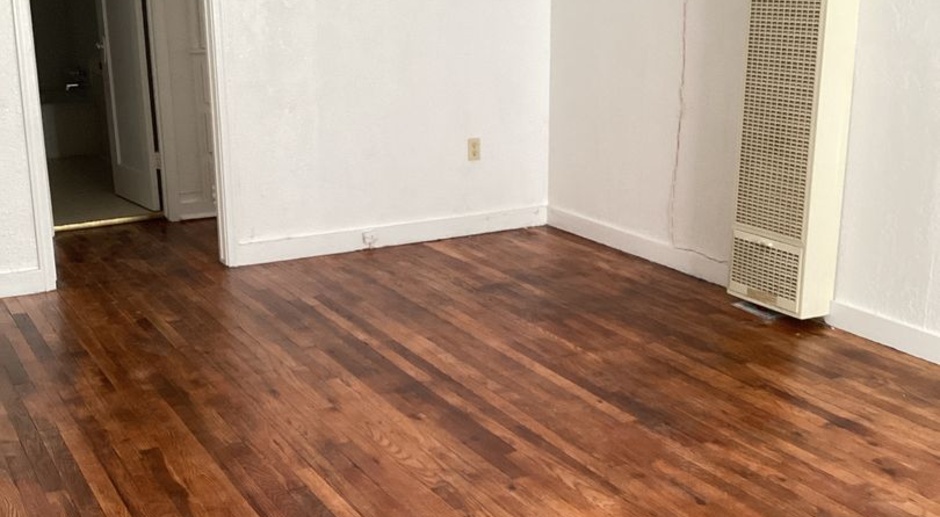 Located in Portales! Spacious 1 Bed Apartment