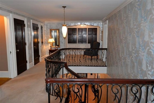 Wilkes & Kings    All inclusive student apartments Mansion style living... walk to class