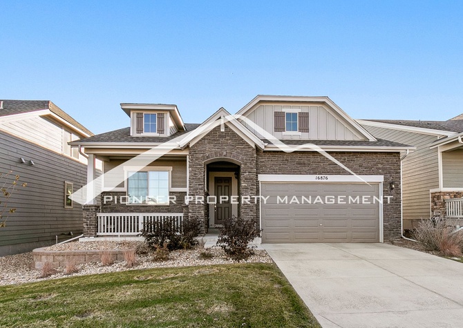 Houses Near Stunning Mountain Views from this Custom Spacious Home!