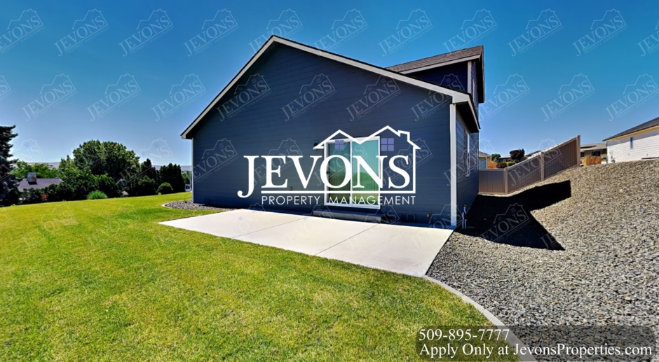 Luxury single-family home just minutes from downtown Yakima