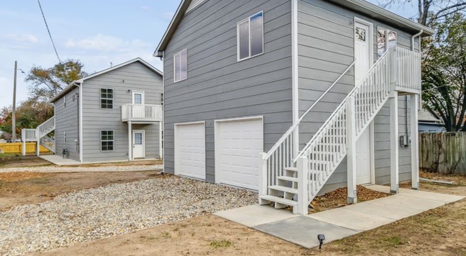 Newer construction - 3 bed 2 bath ***MOVE IN SPECIAL - 1/2 OFF FIRST MONTH'S RENT***