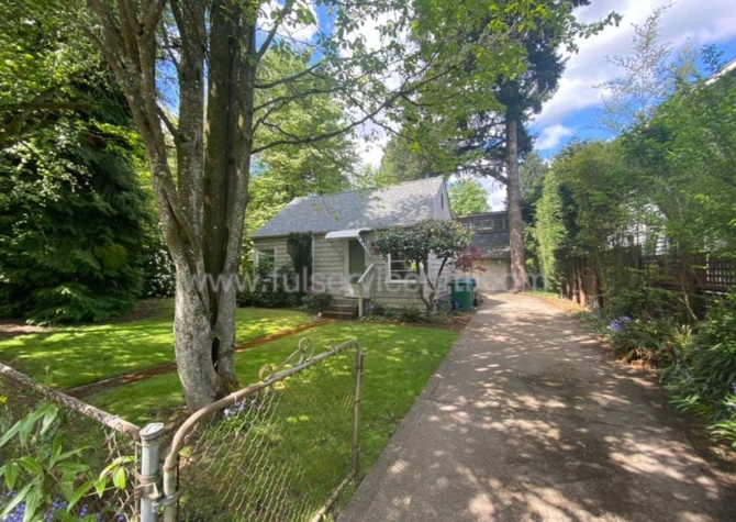 Houses Near RARE FIND - Charming Cottage with 2nd work structure on huge lot!