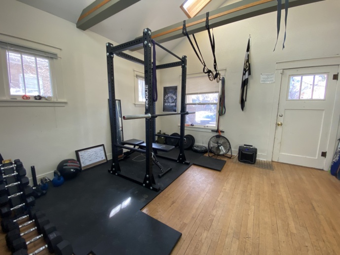 Sublet Available on The Hill 6 Bedroom House w/ gym, large backyard and close to campus