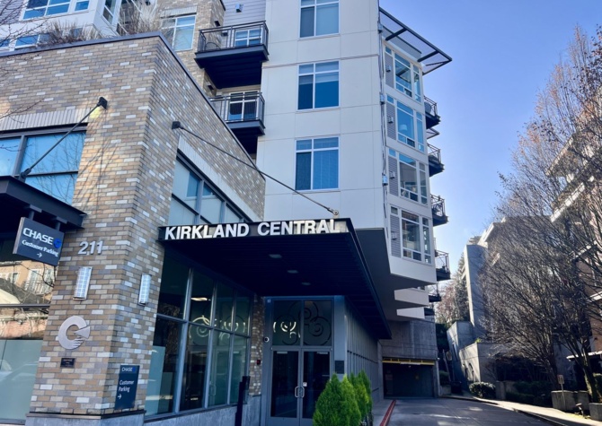 Houses Near Furnished Kirkland Central Condo