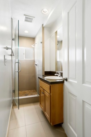2024-2025 Pre Leasing- 3 Room 3 Bathroom Apt w/ Washer/Dryer in Unit