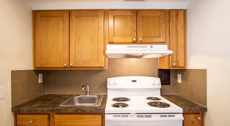 STELLAR DEALS: Coveted Corner Flat w **FREE PARKING** $500 OFF & $250 for YOU!