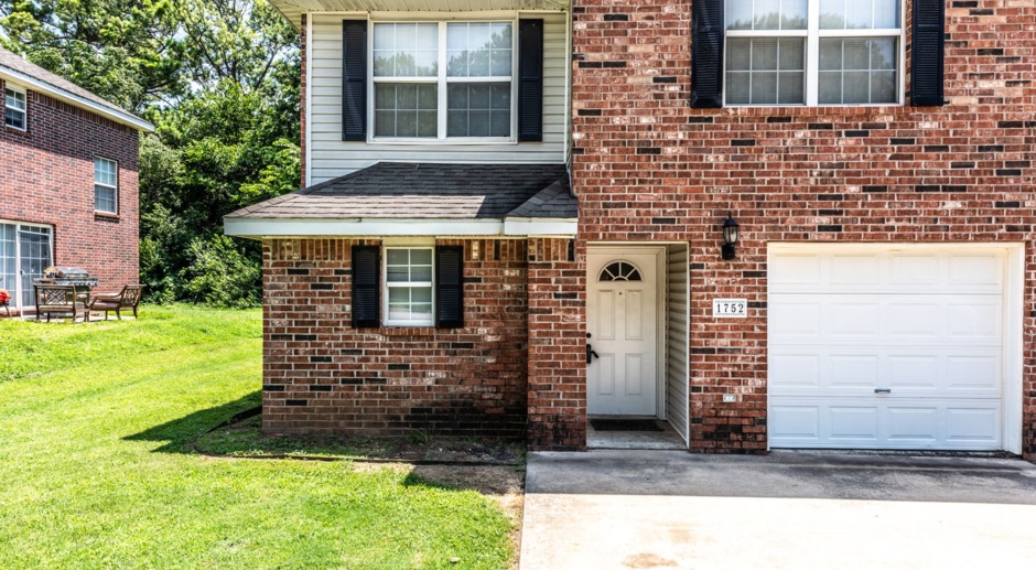 1752 N Evening Shade Drive, Fayetteville, AR 72703