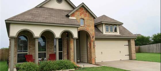 Texas A&M Housing Beautiful 3/2 with Huge Yard for Texas A&M Students in College Station, TX