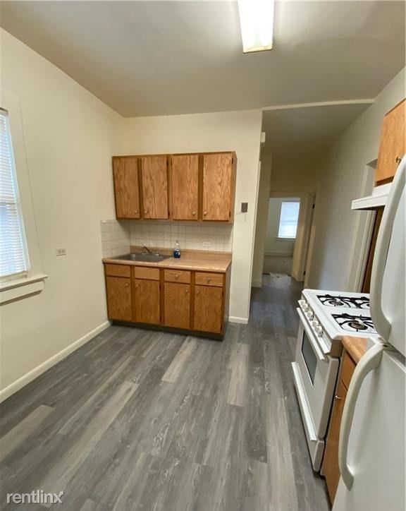 Updated 2 Bedroom Apartment 2nd Floor 2-Family Home- Deck- H/HW Incl. /Yonkers