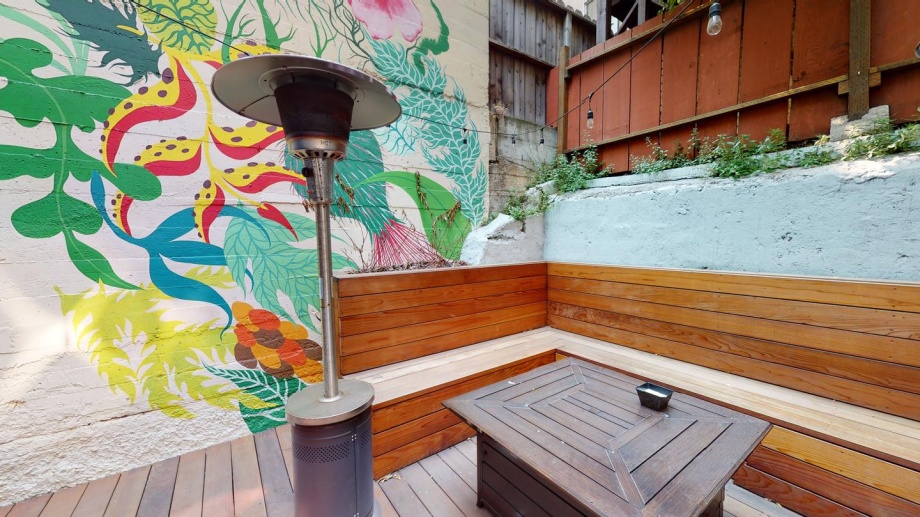Private bedroom in beautiful SoMa apartment with great patio