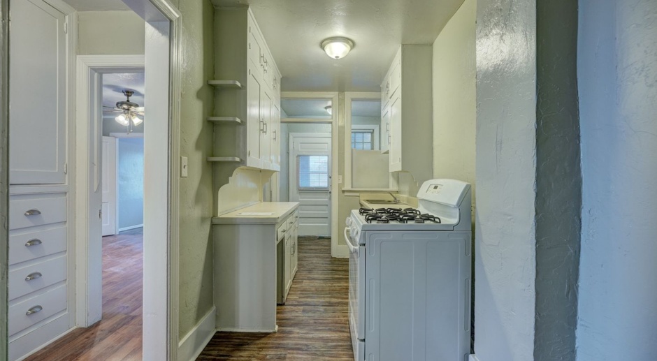 Exquisite 1 Bedroom Brownstone Apartment Steps Away from The Plaza District!