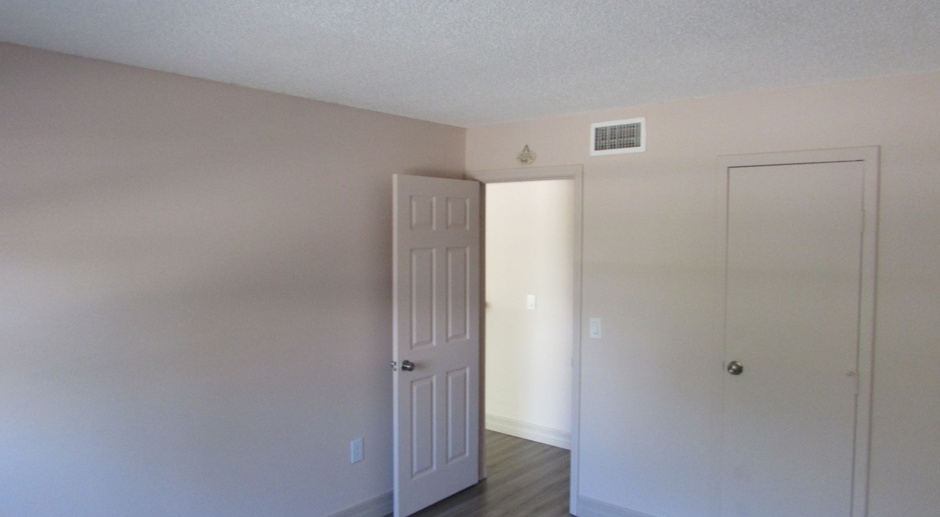 2 Bed 2 Bath Condo in the Heart of Fort Myers!