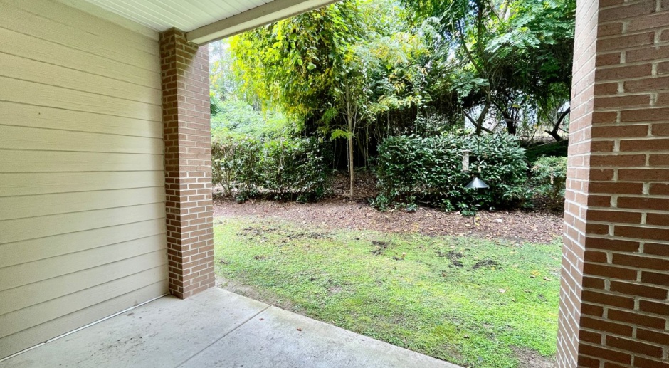 3 Bed, 3.5 Bath Nest with TWO Patios Located in Parkview Condominiums 2 WEEKS FREE!!!