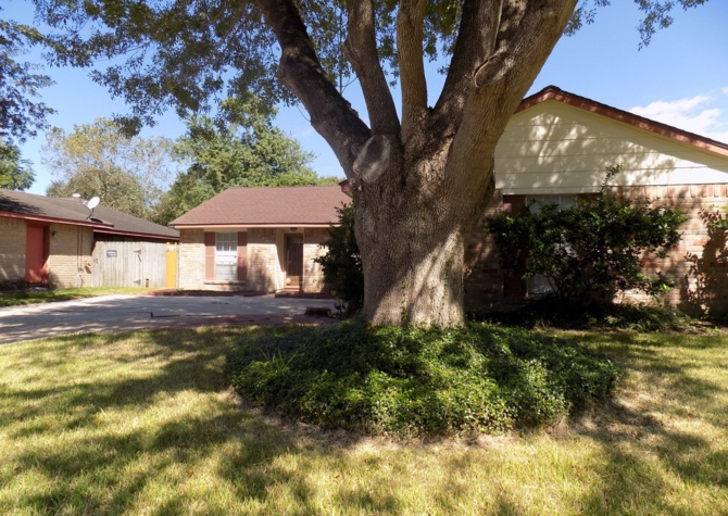 Houses Near 14110 Barrone Dr **Ask about our NO SECURITY DEPOSIT option!**