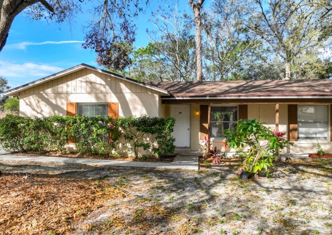 Houses Near Beautiful 2 bed /1.5 bath home FOR RENT in Sanford!