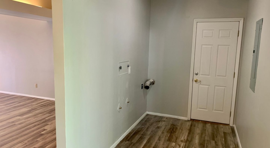 3 Bedroom Home in Florissant - UPDATED KITCHEN! NEW FLOORS!