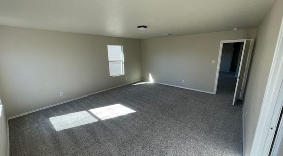 Ready For Move In - Spacious 3 Bedroom 2 1/2 Bath in West SA near 410 & Callaghan Rd