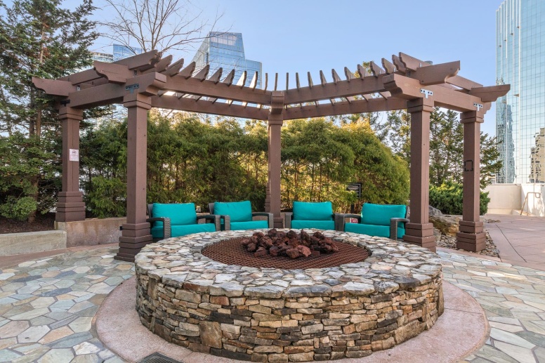 Newly Remodeled Modern 2|2 with Private Terrace in Heart of Buckhead!
